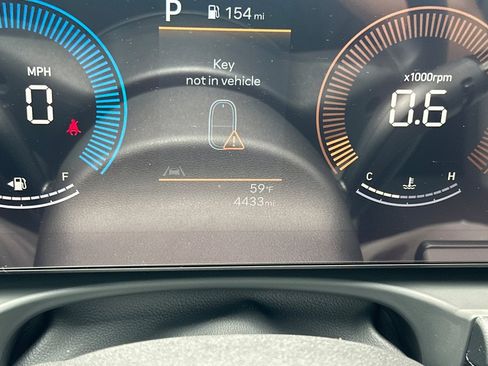 Used 2026 Hyundai Santa Cruz SEL FWD image 32