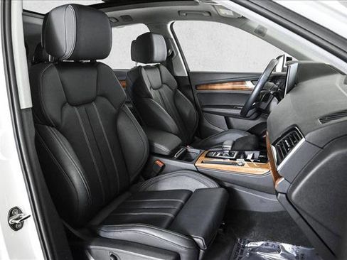 Used 2022 Audi Q5 2.0T Prestige w/ Prestige Package image 22