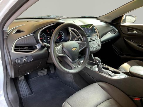 Used 2022 Chevrolet Malibu LS w/ Driver Confidence Package II FWD image 16