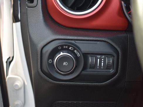 Used 2022 Jeep Wrangler Unlimited Rubicon w/ LED Lighting Group image 16