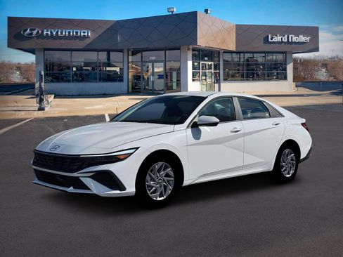 New 2026 Hyundai Elantra Blue image 2