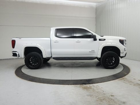 Used 2024 GMC Sierra 1500 Elevation w/ Preferred Package AWD/4WD image 9