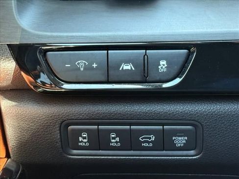 Used 2022 Kia Carnival SX image 24