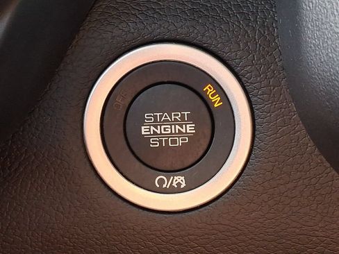 Used 2025 RAM 2500 Big Horn AWD/4WD image 28