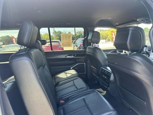 Used 2023 Jeep Wagoneer L Series III w/ Preferred Equipment Group image 11