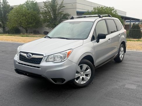 Used 2014 Subaru Forester 2.5i w/ Popular Package #2 AWD/4WD image 2