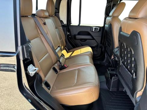 Used 2023 Jeep Gladiator Rubicon w/ Cold Weather Group AWD/4WD image 27