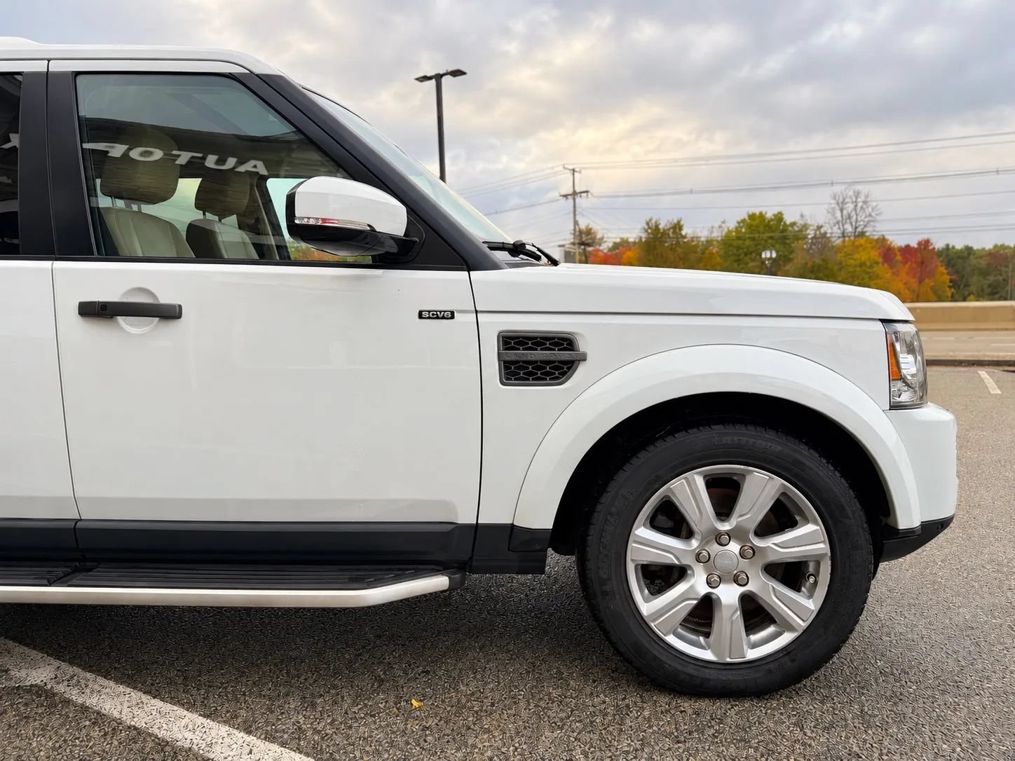 Used 2016 Land Rover LR4 HSE Silver Edition AWD/4WD image 25