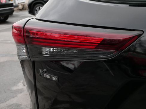 Certified 2026 Toyota Highlander XLE image 17