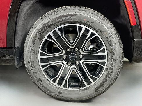 New 2026 Jeep Grand Wagoneer L 4WD w/ Premium Group I image 17