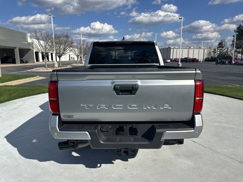 Used 2024 Toyota Tacoma SR5 w/ SR5 Upgrade Package image 22