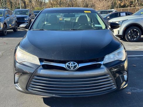 Used 2017 Toyota Camry LE image 8
