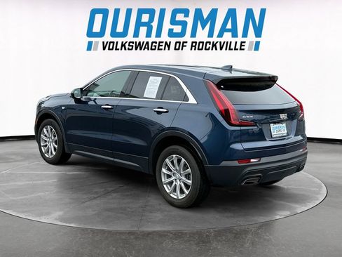 Used 2019 Cadillac XT4 Luxury w/ Cold Weather Package FWD image 4