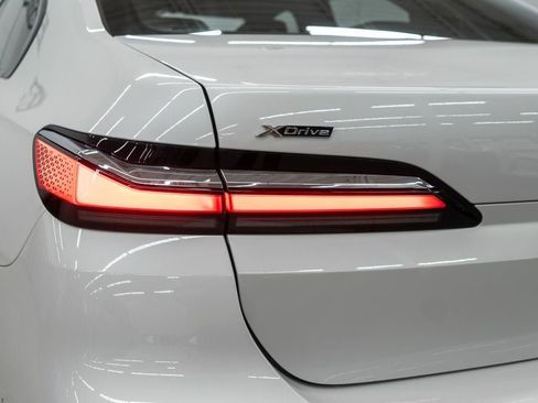 Used 2025 BMW 740i xDrive AWD/4WD image 49