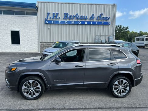 Used 2019 Jeep Cherokee Overland w/ Technology Group AWD/4WD image 4