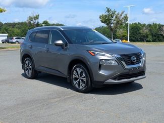 Used 2021 Nissan Rogue SV image 1
