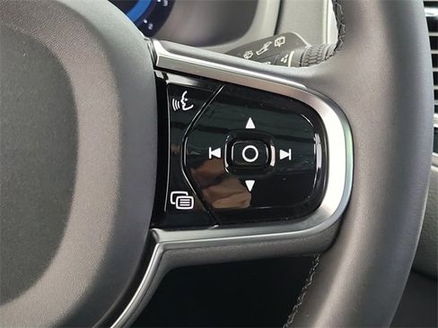 Certified 2024 Volvo XC90 B6 Ultimate w/ Lounge Package image 37