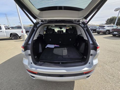 Used 2023 Jeep Grand Cherokee 30th Anniversary image 9