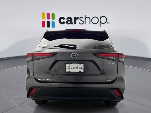 Used 2024 Toyota Highlander XLE image 4