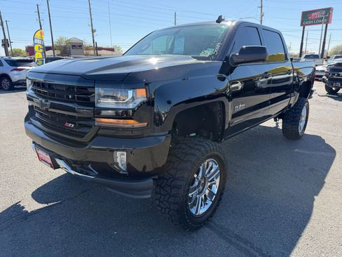 Used 2018 Chevrolet Silverado 1500 LT w/ Texas Edition image 16