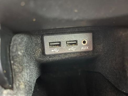 Used 2016 Nissan Maxima Platinum image 4