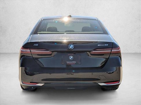 New 2026 BMW i5 eDrive40 w/ Convenience Package image 8