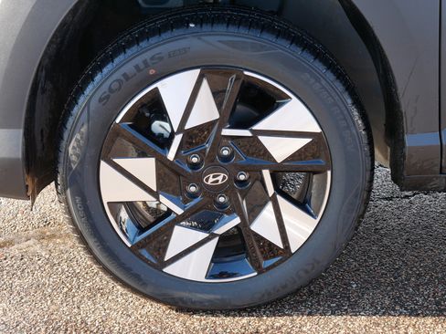 Certified 2025 Hyundai Kona SEL image 9