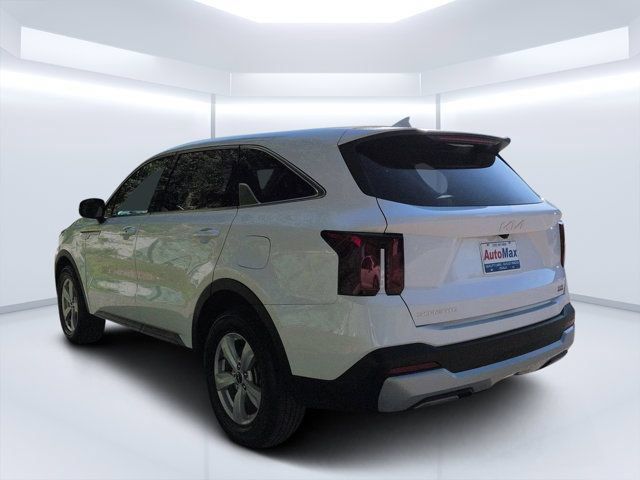 Used 2026 Kia Sorento LX FWD image 5