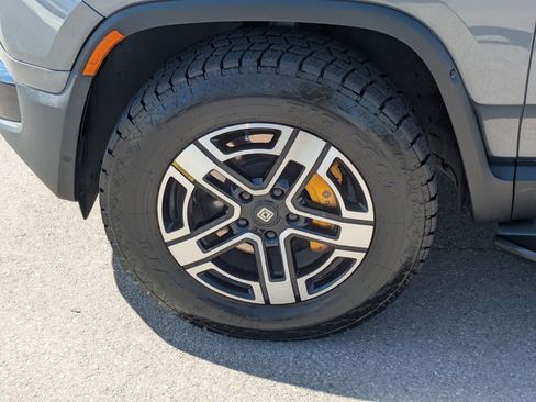 Used 2023 Rivian R1S Adventure AWD/4WD image 13