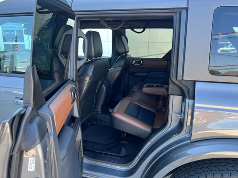 Used 2024 Ford Bronco Outer Banks AWD/4WD image 11