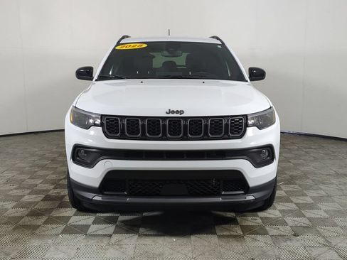 Used 2025 Jeep Compass Latitude w/ Altitude Special Edition AWD/4WD image 3