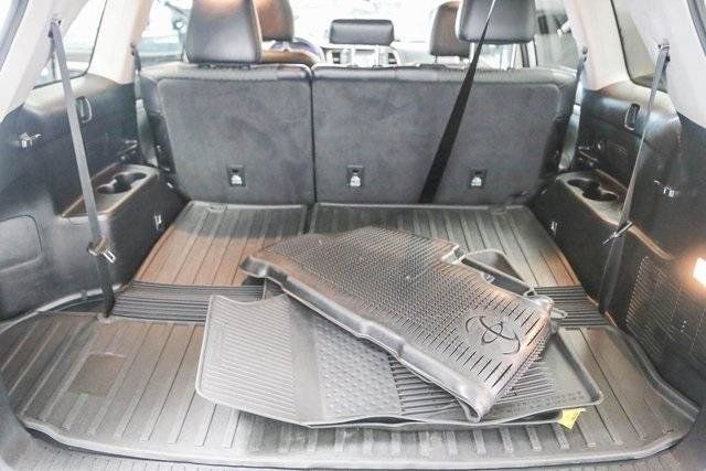 Certified 2019 Toyota Highlander Plus FWD image 24