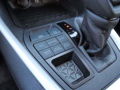 Certified 2024 Toyota RAV4 LE image 32