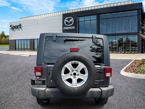Used 2017 Jeep Wrangler Unlimited Sport AWD/4WD image 4