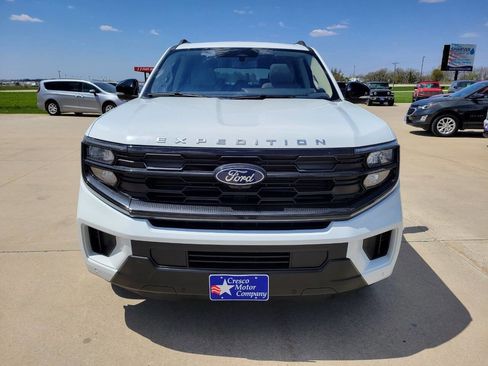 Used 2025 Ford Expedition Max Active AWD/4WD image 9
