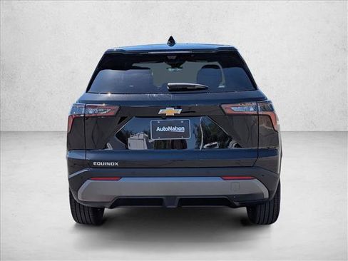 New 2026 Chevrolet Equinox LT w/ Convenience Package II FWD image 8