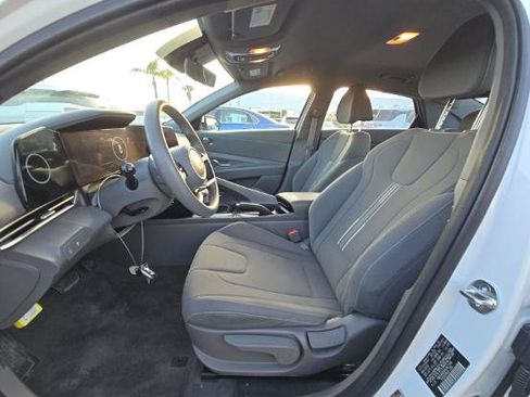 Used 2024 Hyundai Elantra SEL FWD image 4