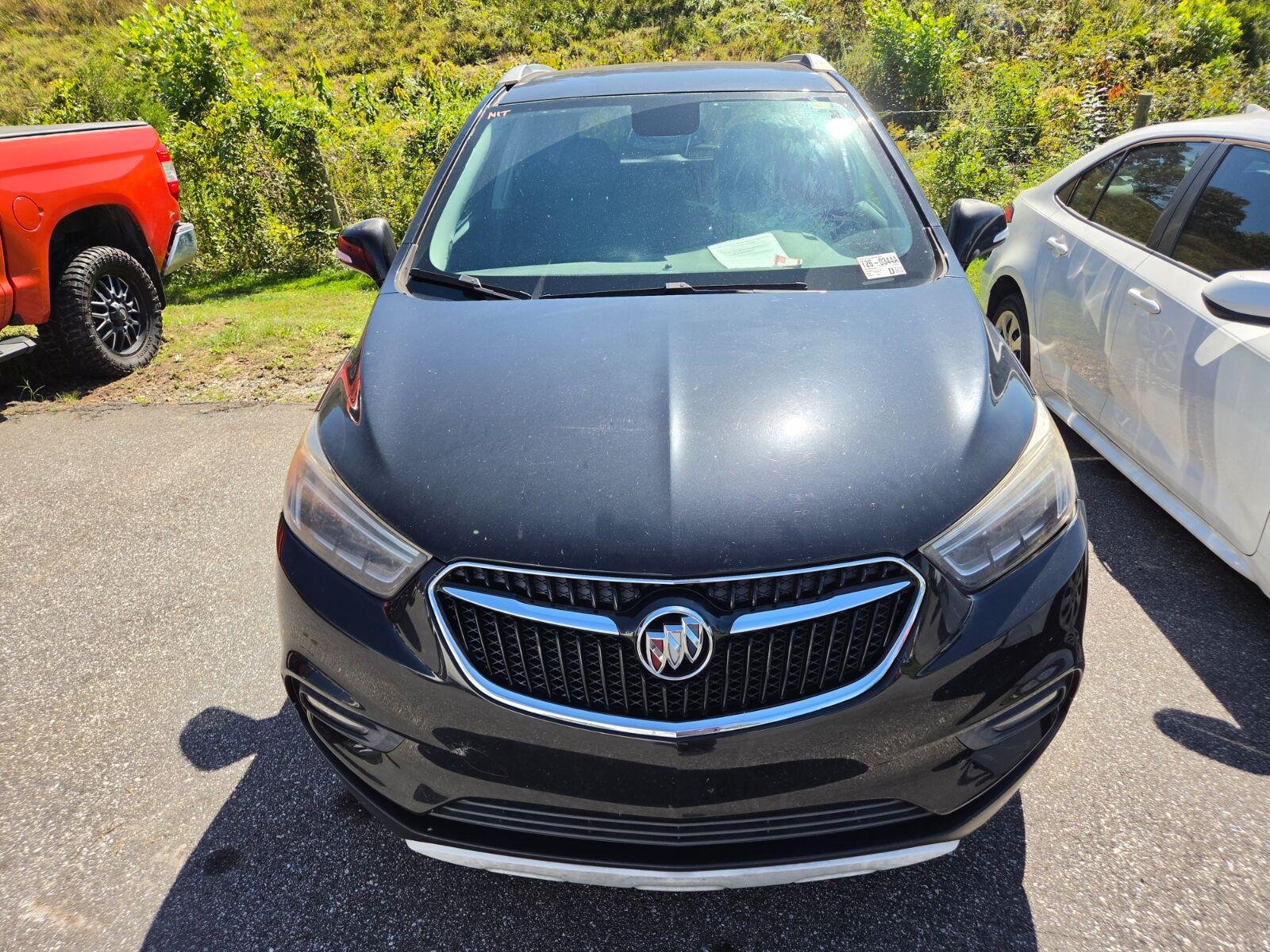 Used 2017 Buick Encore Essence FWD image 2