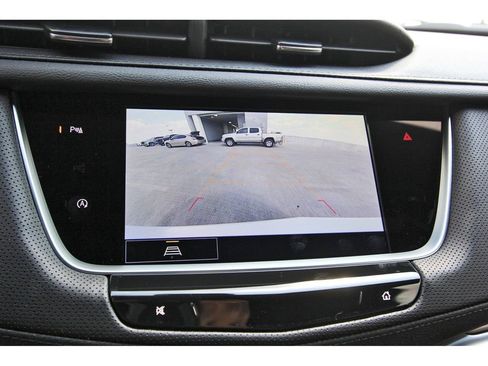 New 2025 Cadillac XT5 Luxury image 16