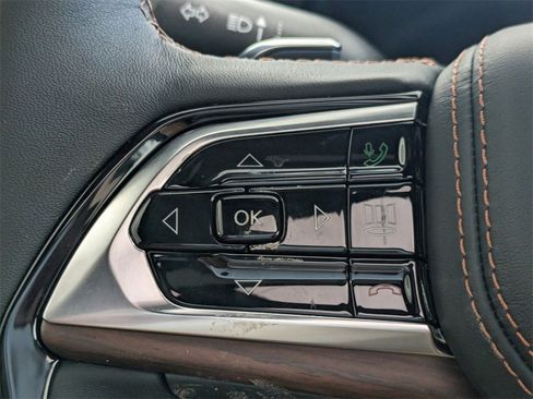 New 2025 Jeep Grand Cherokee L Summit w/ Advanced Protech Group IV image 24