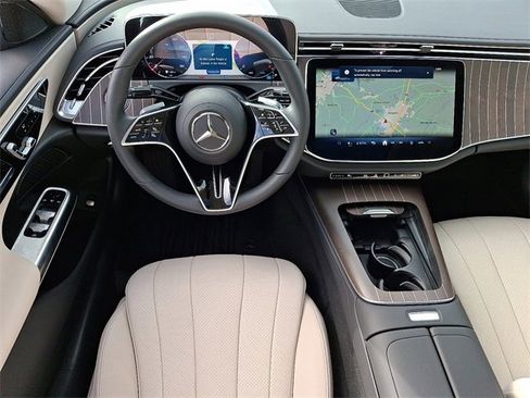 Used 2025 Mercedes-Benz E 350 Sedan image 11