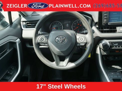 Used 2022 Toyota RAV4 LE FWD image 13
