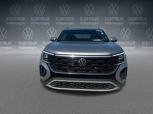 Used 2024 Volkswagen Atlas Cross Sport SE FWD image 38