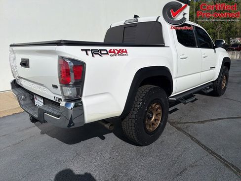 Used 2020 Toyota Tacoma TRD Off-Road AWD/4WD image 10