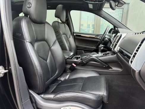 Used 2016 Porsche Cayenne S image 15