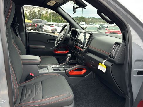 New 2026 Nissan Frontier PRO-4X w/ Pro-4x Convenience Package image 10