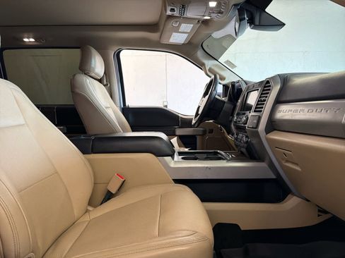 Used 2017 Ford F250 Lariat w/ Lariat Ultimate Package image 25