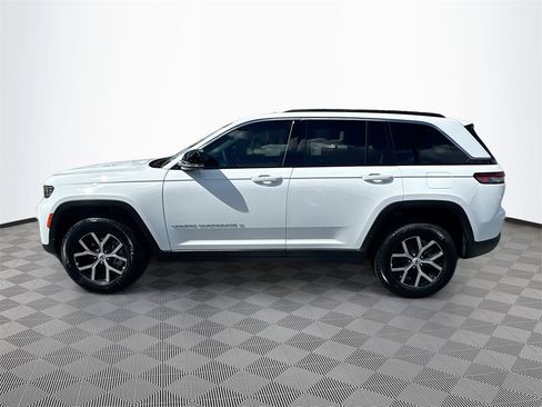 Used 2025 Jeep Grand Cherokee Limited image 9