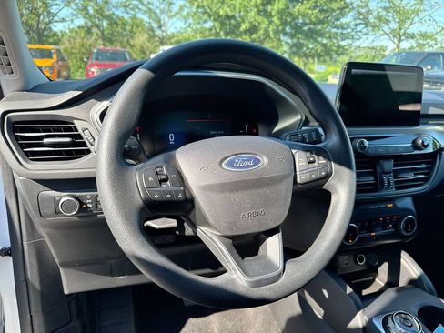 Used 2025 Ford Escape Active AWD/4WD image 11