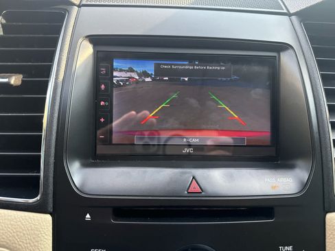 Used 2018 Ford Taurus SEL w/ Equipment Group 201A FWD image 21
